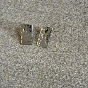 Silver earrings! 9grams. Beautiful!